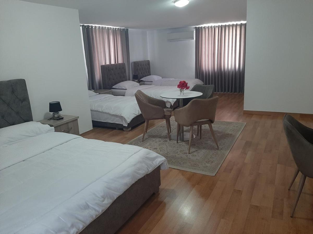 Hotel Vila Arbri Berat Eksteriør billede