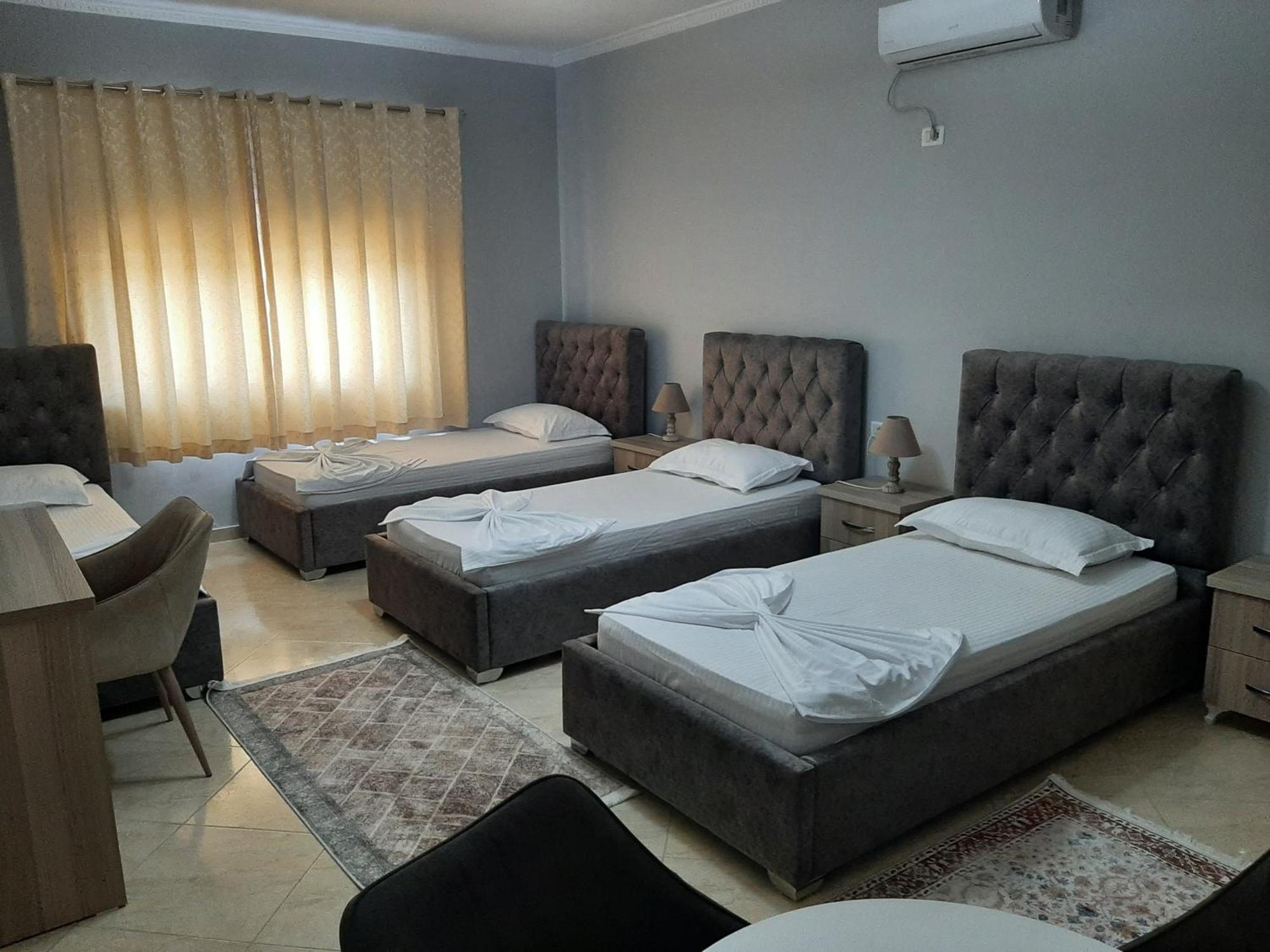 Hotel Vila Arbri Berat Eksteriør billede