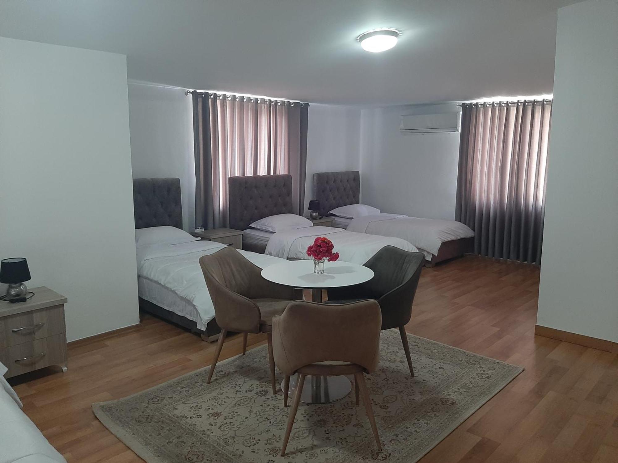 Hotel Vila Arbri Berat Værelse billede