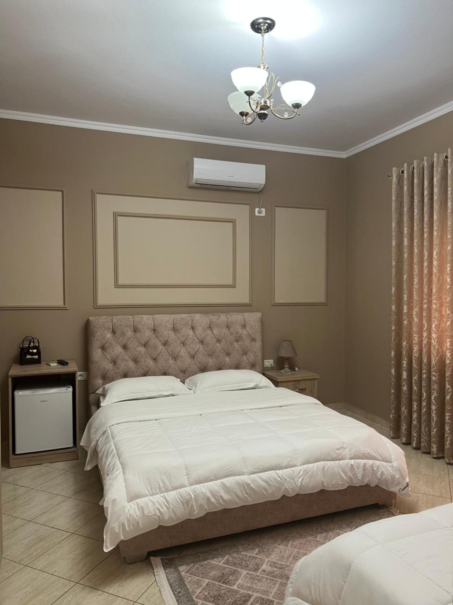Hotel Vila Arbri Berat Eksteriør billede
